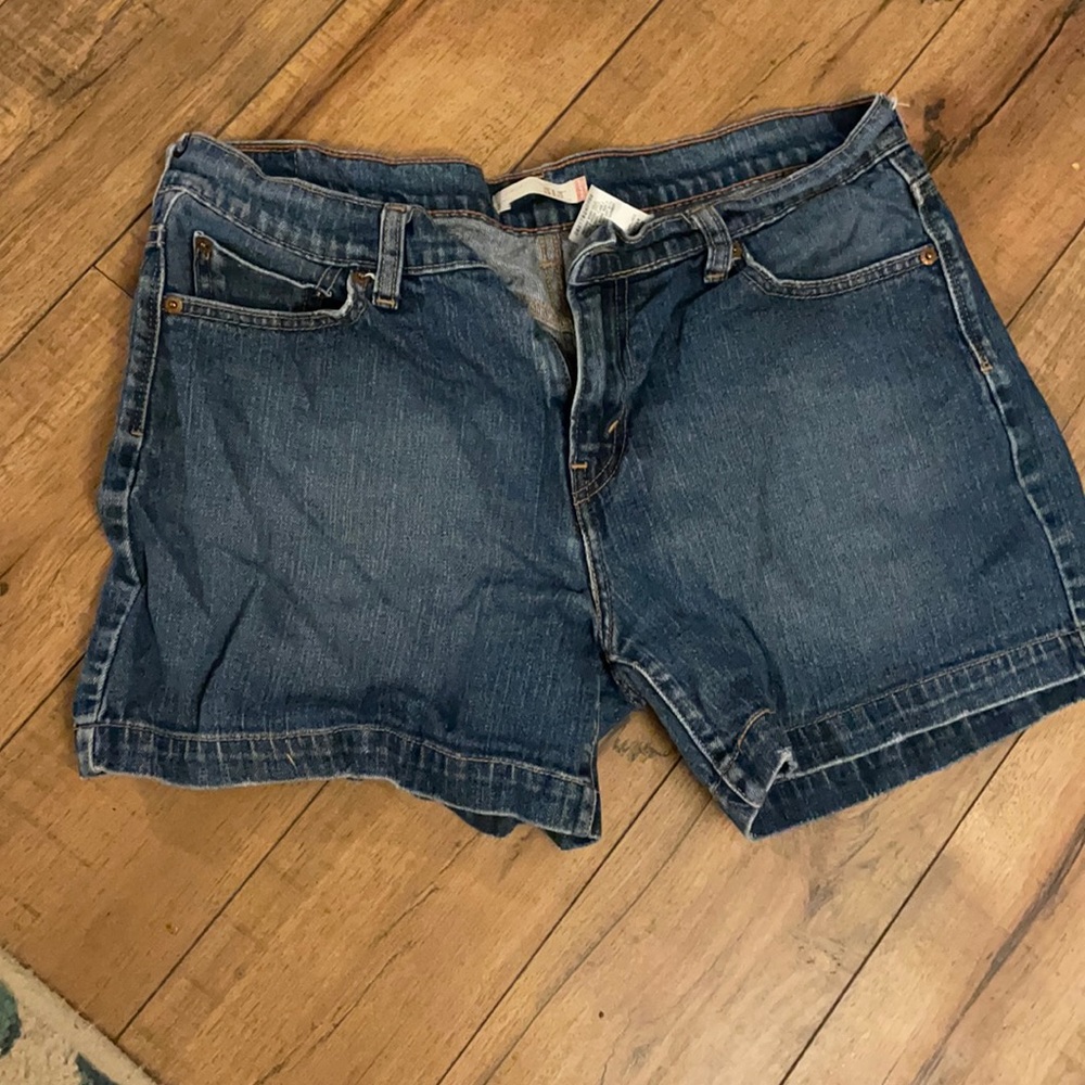 Two pairs of Levi’s  515 shorts size 14
